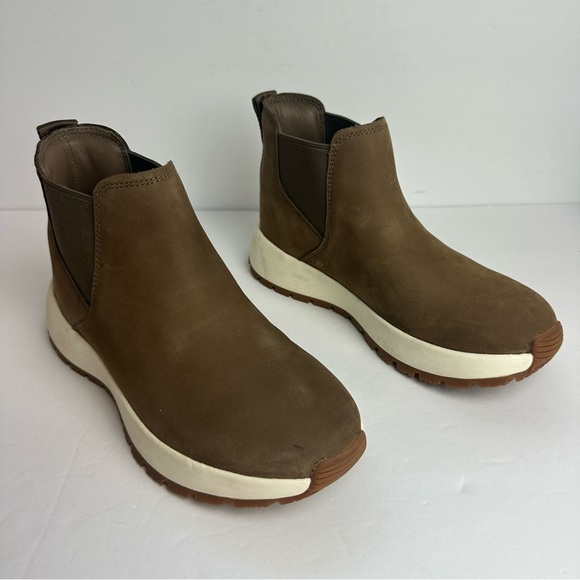 Kizik Toronto Leather Slip-On Chelsea Boots Brown Size Men's 7 Women's 8.5 Shoes - Picture 1 of 9